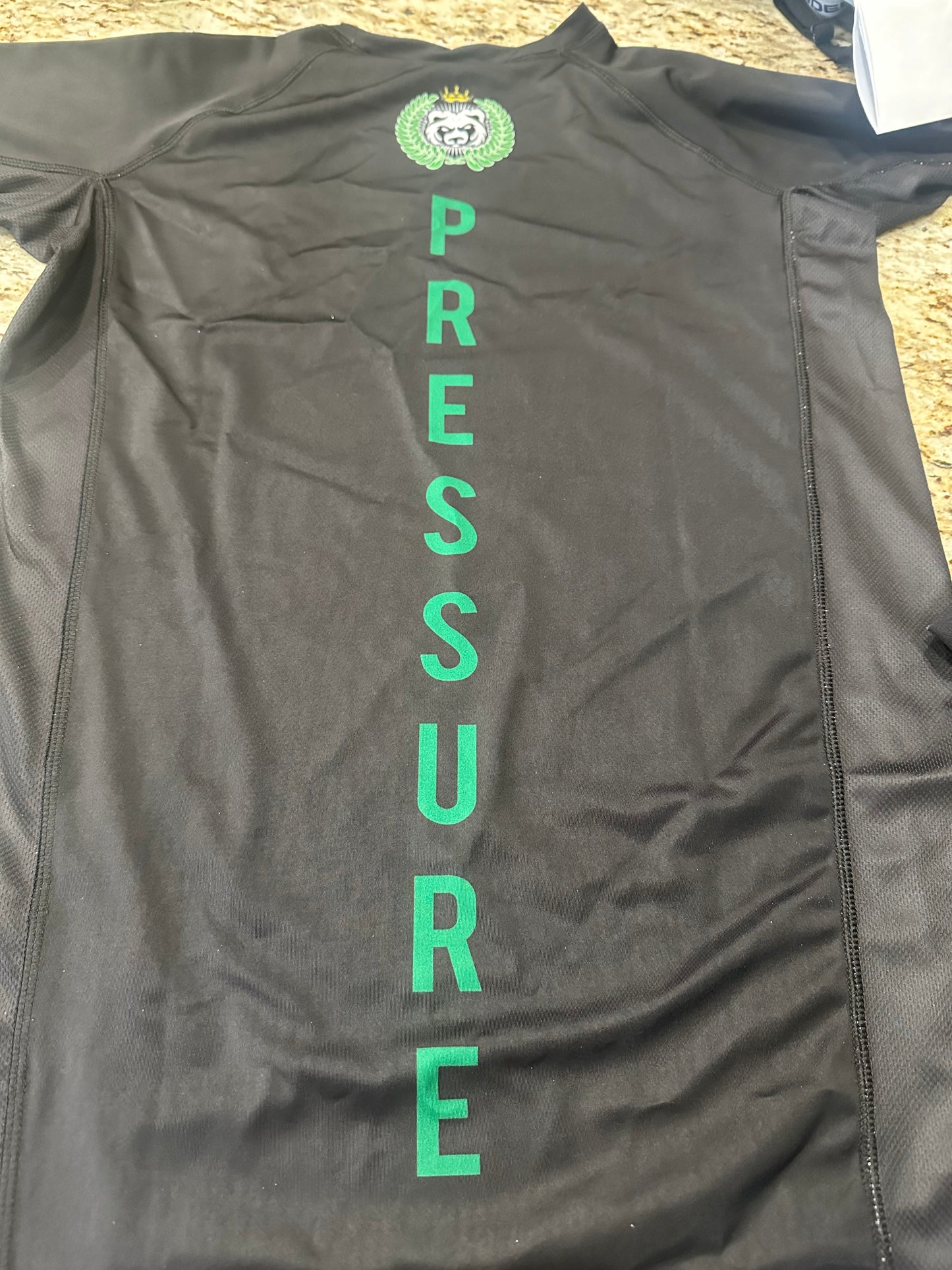 PRESSURE RASH GUARD
